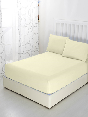 Простыня трикотажная на резинке кремовый